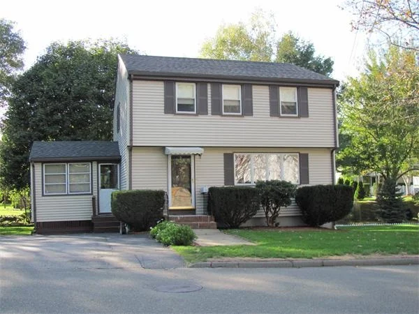 Unit for sale at 7 Cricklewood, Stoneham, MA 02180