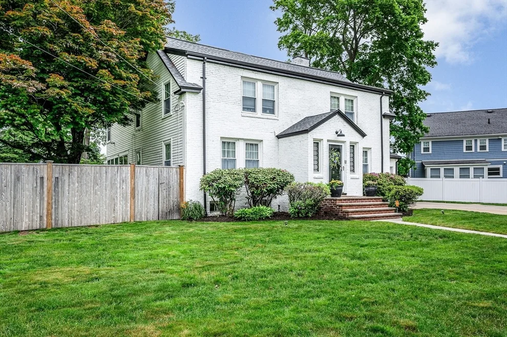 Unit for sale at 11 Florence Rd, Lowell, MA 01851