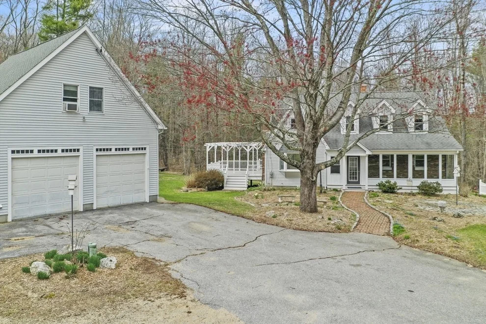 Unit for sale at 184 Burlingame Rd, Charlton, MA 01507