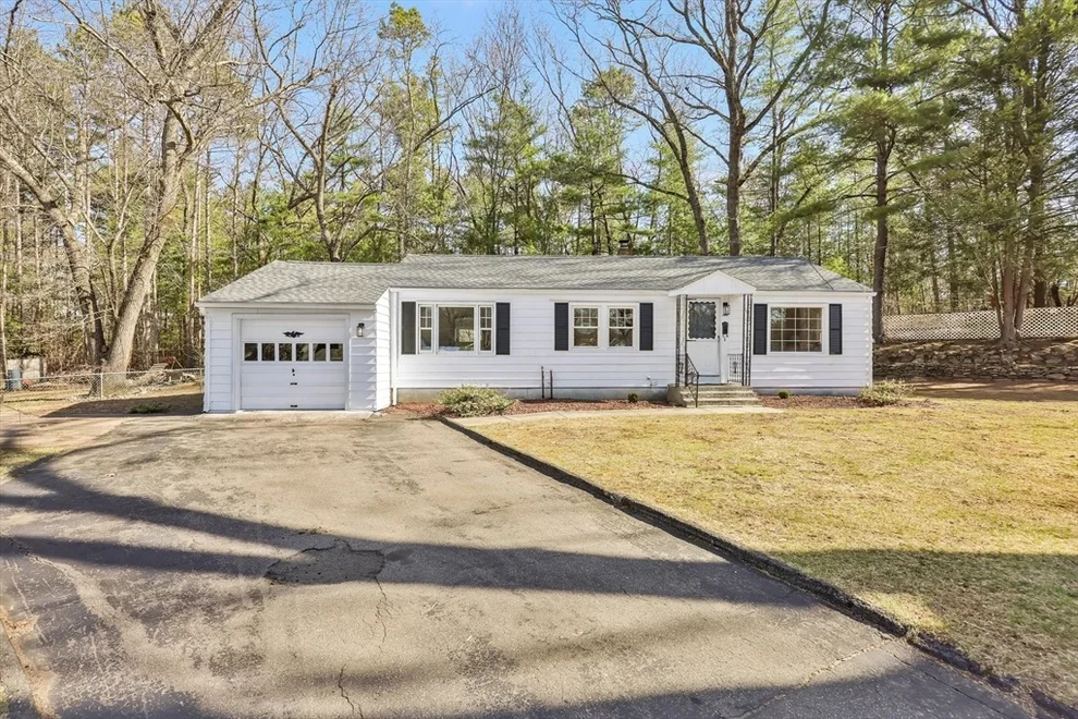 Unit for sale at 6 Victoria Ln, South Hadley, MA 01075