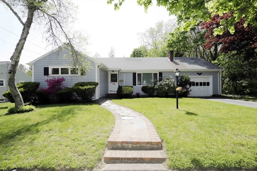 Unit for sale at 1295 Roseanne St, New Bedford, MA 02740