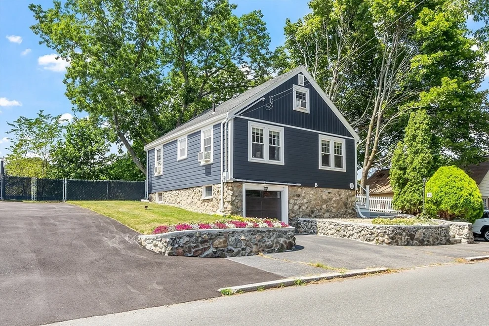 Unit for sale at 25 Roanoke St, Lynn, MA 01904