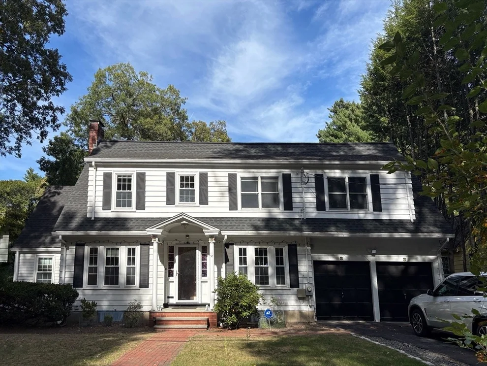 Unit for sale at 50 Dwhinda Rd, Newton, MA 02468