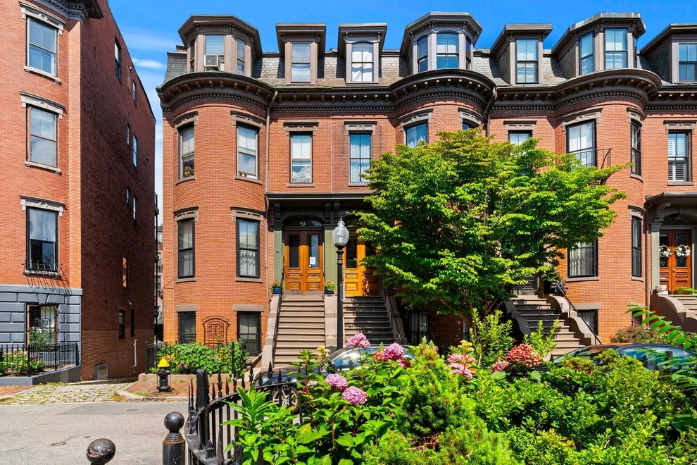 Unit for sale at 41 Concord Sq, Boston, MA 02118