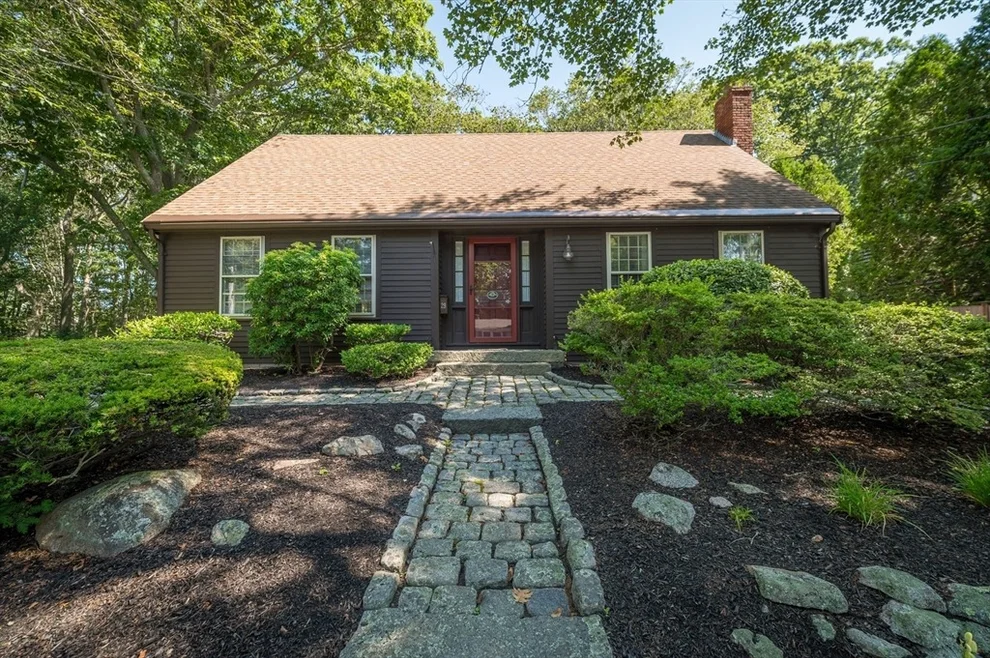 Unit for sale at 29 Summer St, Rockport, MA 01966