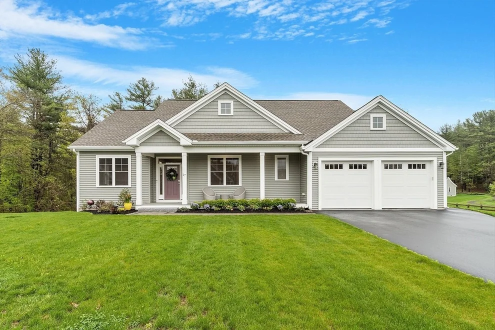 Unit for sale at 17 Craftsman Ln, Nashua, NH 03062