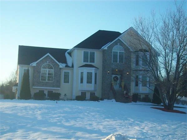 Unit for sale at 11 Farwood Rd, Tewksbury, MA 01876