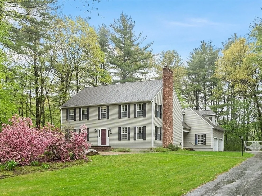 Unit for sale at 35 Avery Lane, Andover, MA 01810