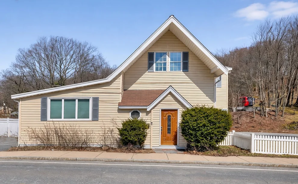 Unit for sale at 168 South Street, Marlborough, MA 01752