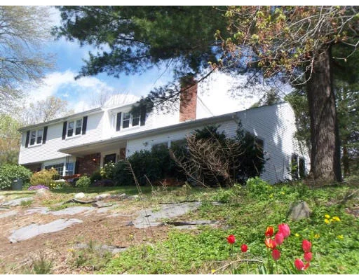Unit for sale at 3 Erie Ln, Danvers, MA 01923
