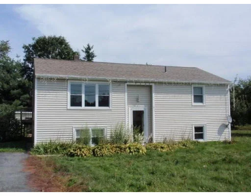 Unit for sale at 168 Chapel St, Gardner, MA 01440