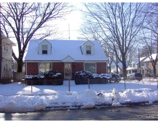 Unit for sale at 258 Connecticut Ave, Springfield, MA 01104