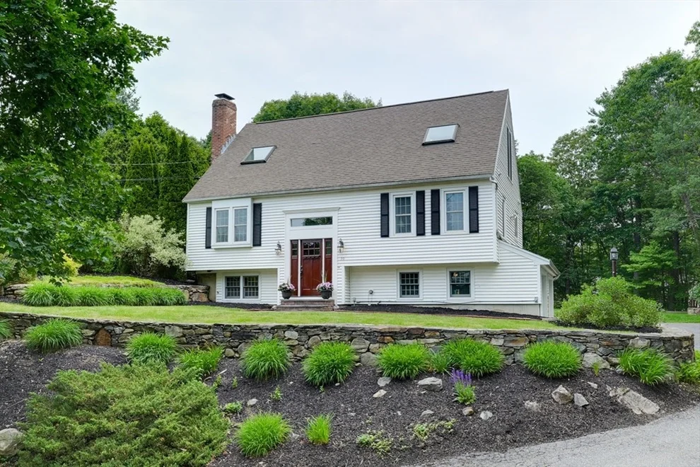 Unit for sale at 59 Davis St, Northborough, MA 01532