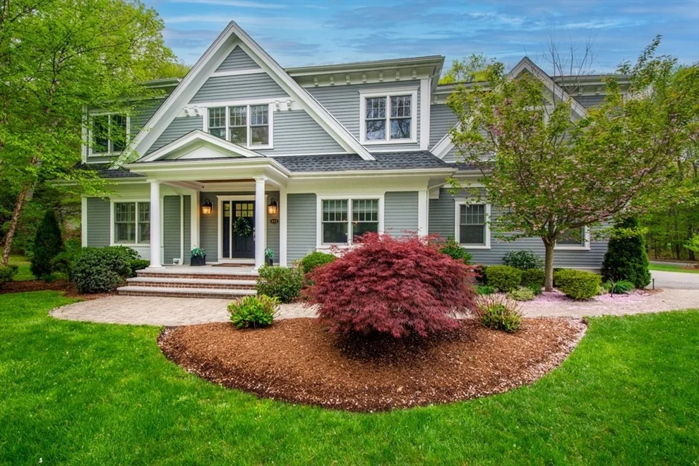 Unit for sale at 421 Oak St, Westwood, MA 02090
