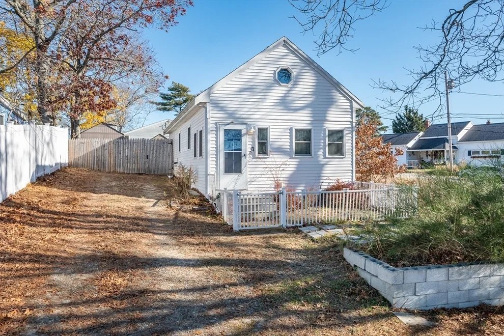 Unit for sale at 26 Agawam Lake Shore Dr, Wareham, MA 02571