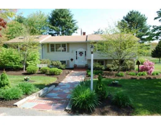 Unit for sale at 17 Glen Dr, Peabody, MA 01960