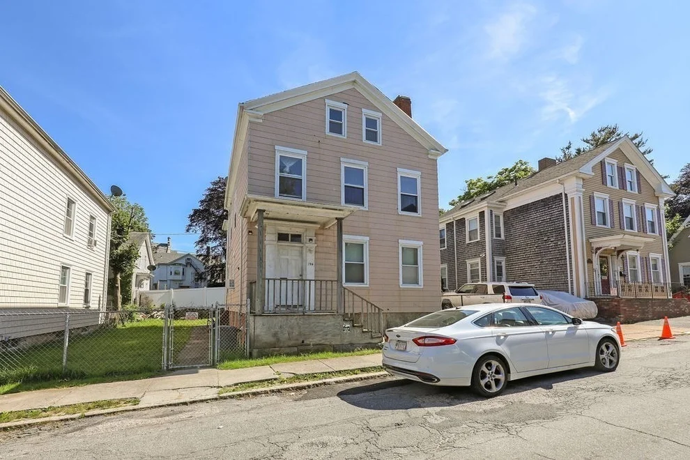 Unit for sale at 194 Maxfield St, New Bedford, MA 02740