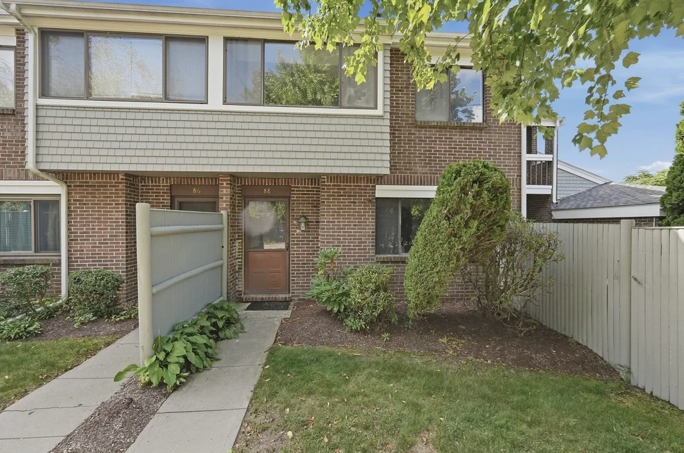 Unit for sale at 88 Bailey St, Stoughton, MA 02072