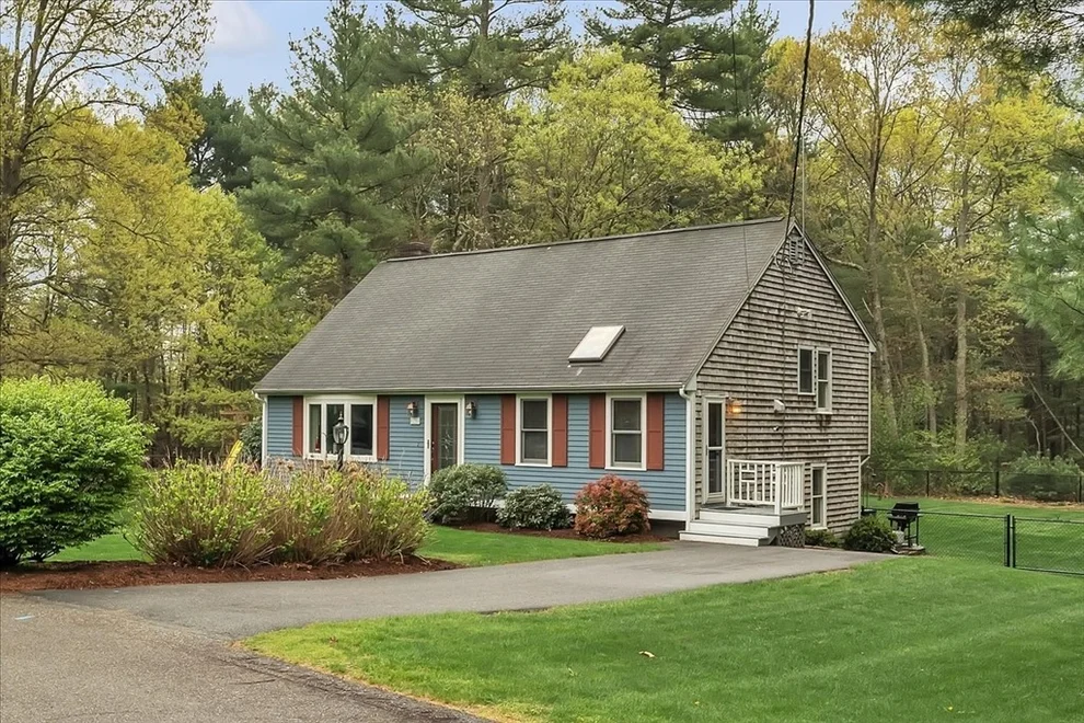 Unit for sale at 130 Wintergreen Lane, Taunton, MA 02780
