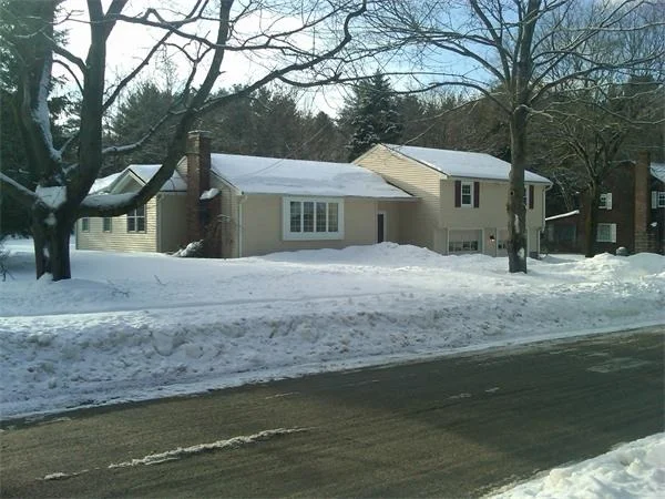 Unit for sale at 14 Saunders Road, Lynnfield, MA 01940