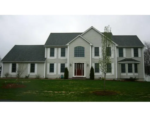 Unit for sale at 9 Hemlock Lane, Salem, NH 03079