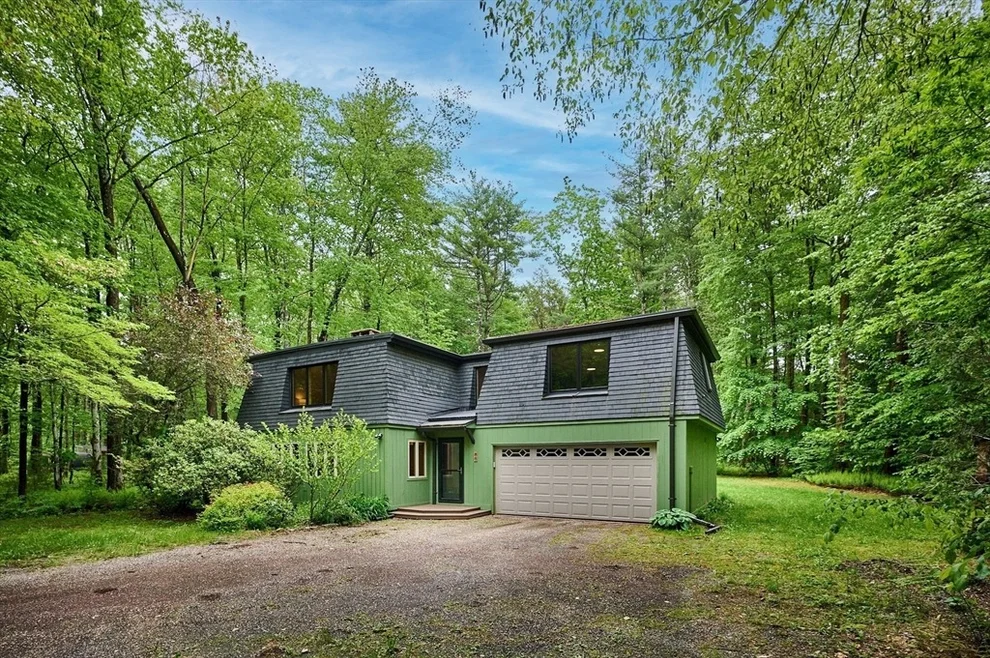 Unit for sale at 88 High Point Dr, Amherst, MA 01002