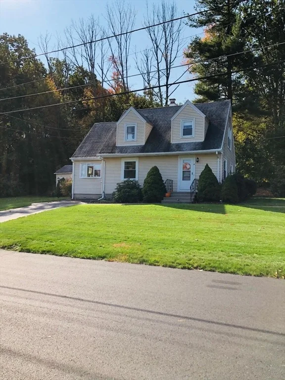 Unit for sale at 14 Elmwood Dr, Northborough, MA 01532