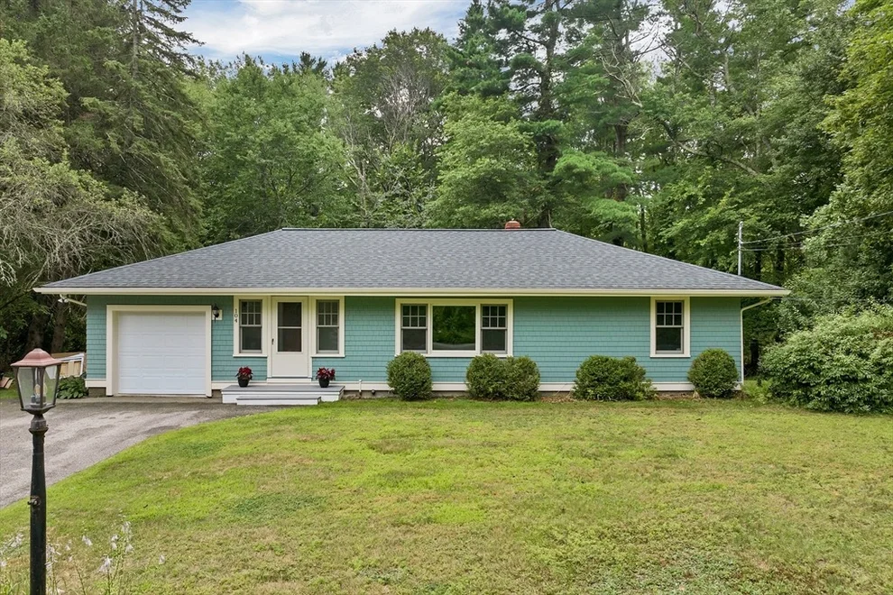 Unit for sale at 104 Kensington Road, Hampton Falls, NH 03844