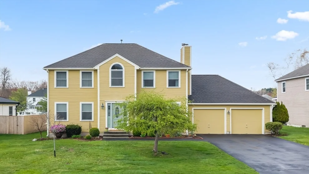 Unit for sale at 6 Crane Cir, Shrewsbury, MA 01545