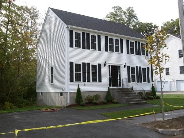 Unit for sale at 125 Plantation Cir, Norwood, MA 02062