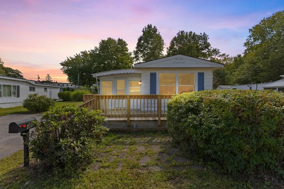 Unit for sale at 160 Washington St, Plainville, MA 02762