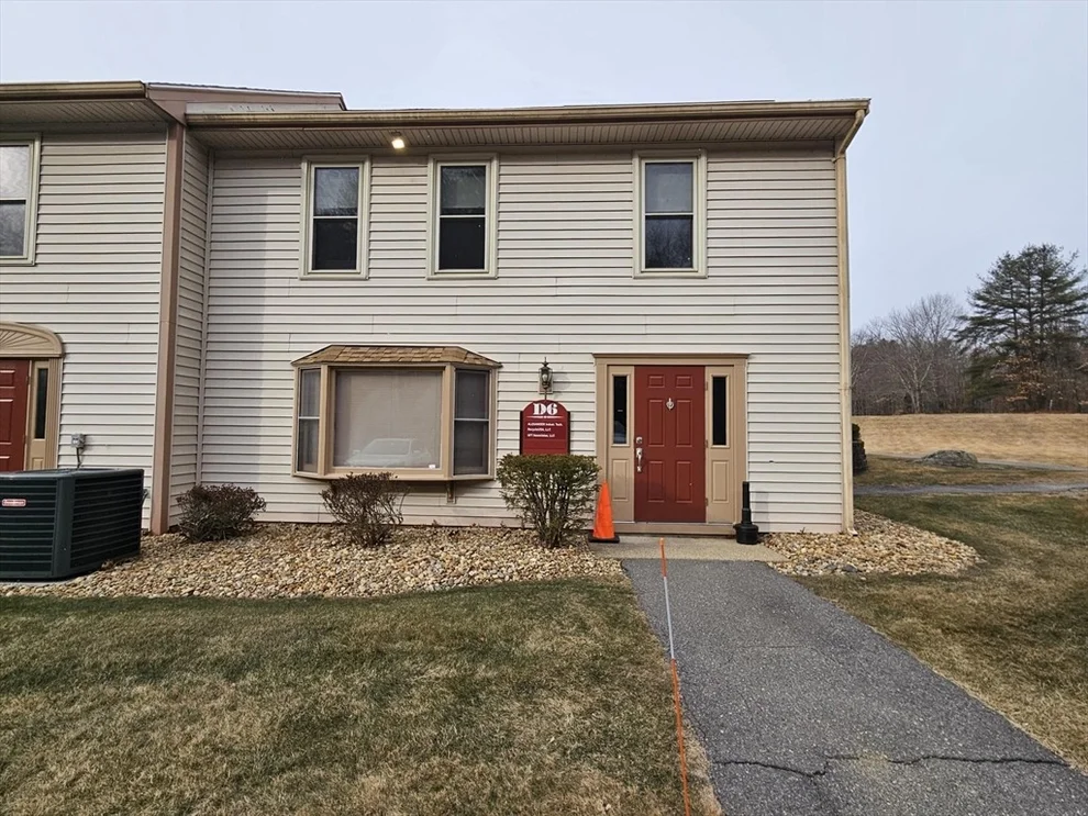 Unit for sale at 12 Parmenter Road, Londonderry, NH 03053