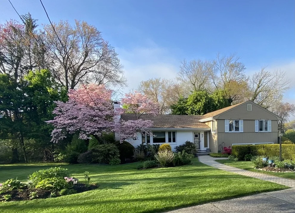 Unit for sale at 83 Bound Brook Rd, Newton, MA 02461