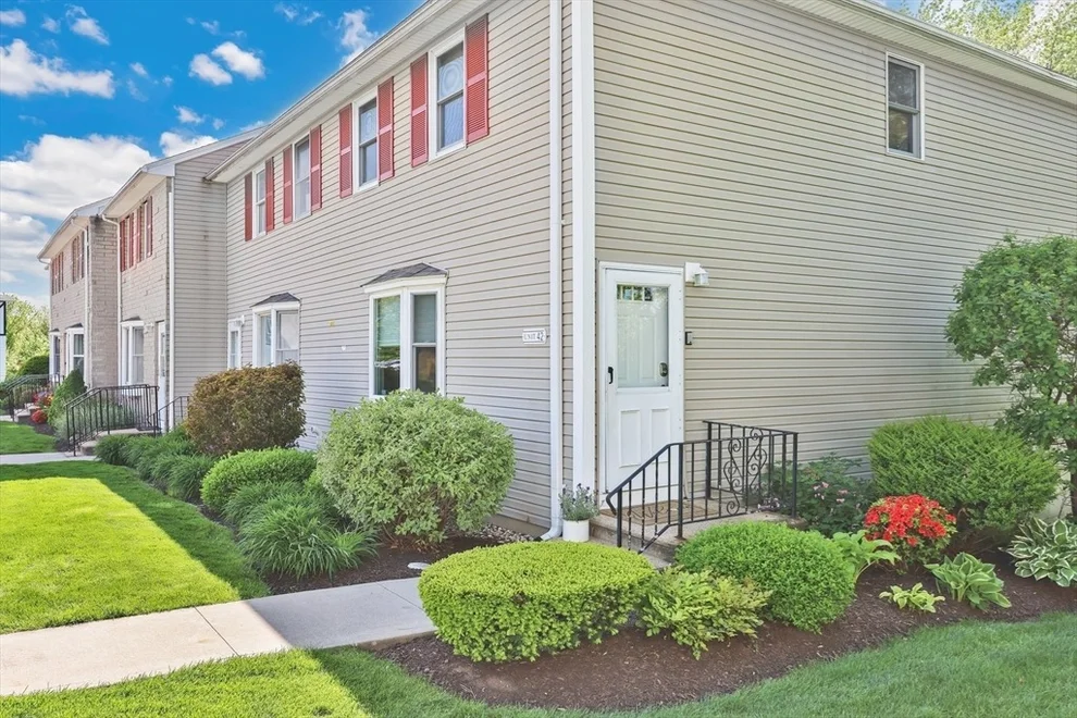 Unit for sale at 200 Lambert Ter, Chicopee, MA 01020