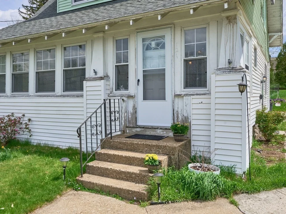 Unit for sale at 121 Pleasant St, Leicester, MA 01524