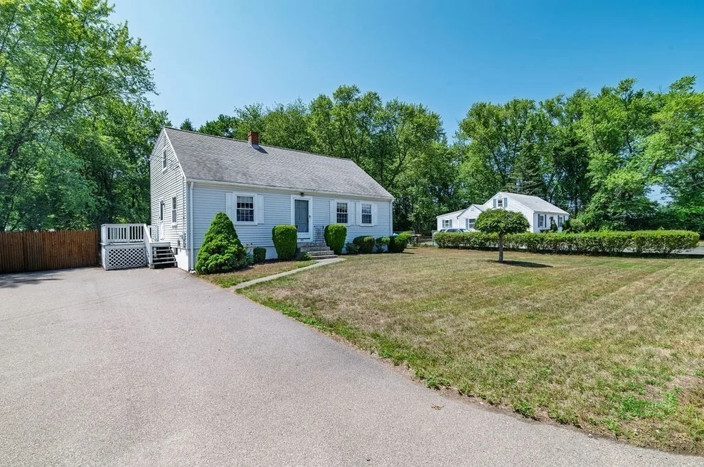 Unit for sale at 258 Mansfield Ave, Norton, MA 02766