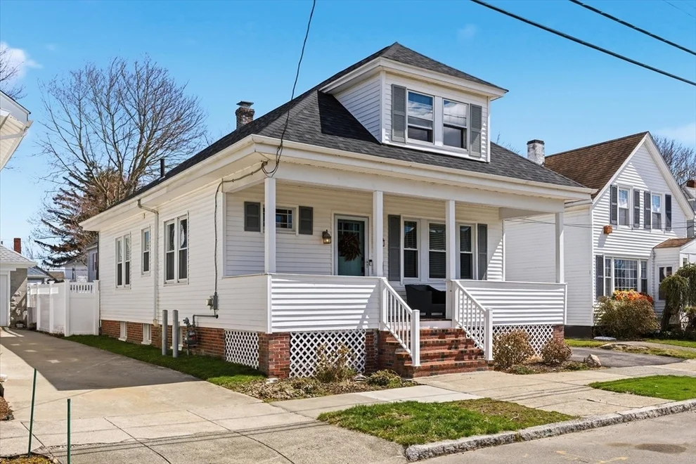 Unit for sale at 548 Kirby St, New Bedford, MA 02740