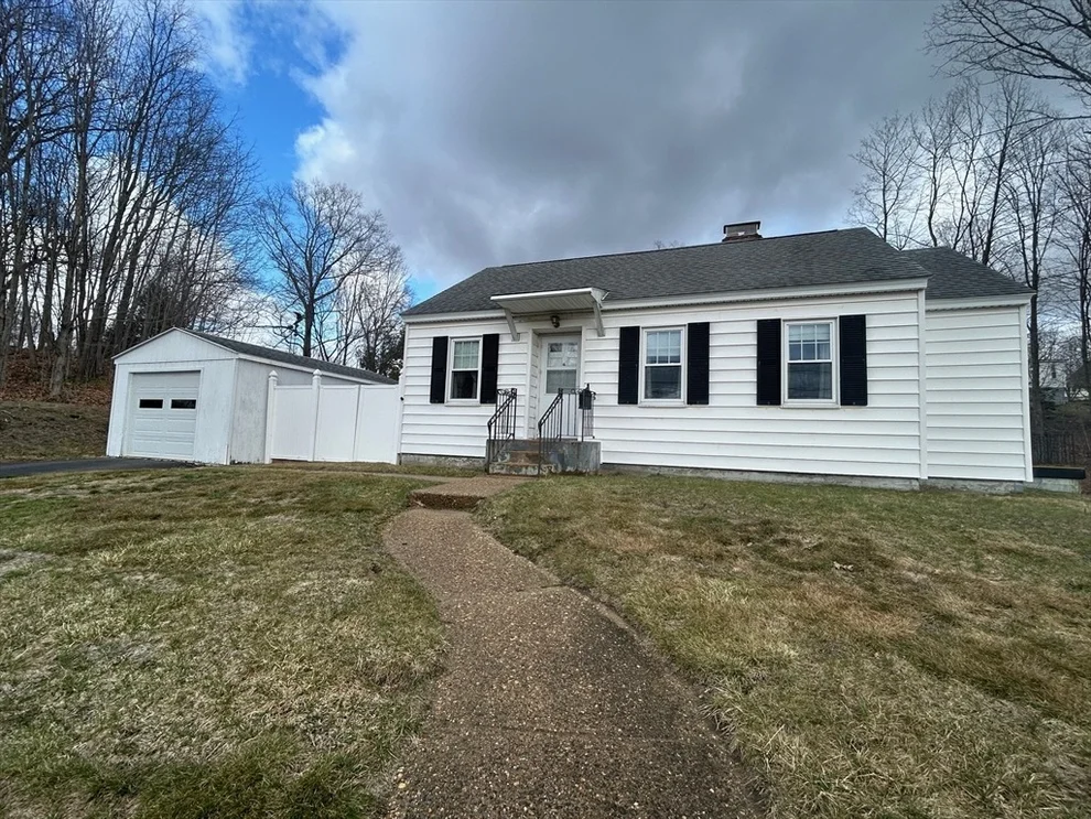 Unit for sale at 73 Sand St, Gardner, MA 01440