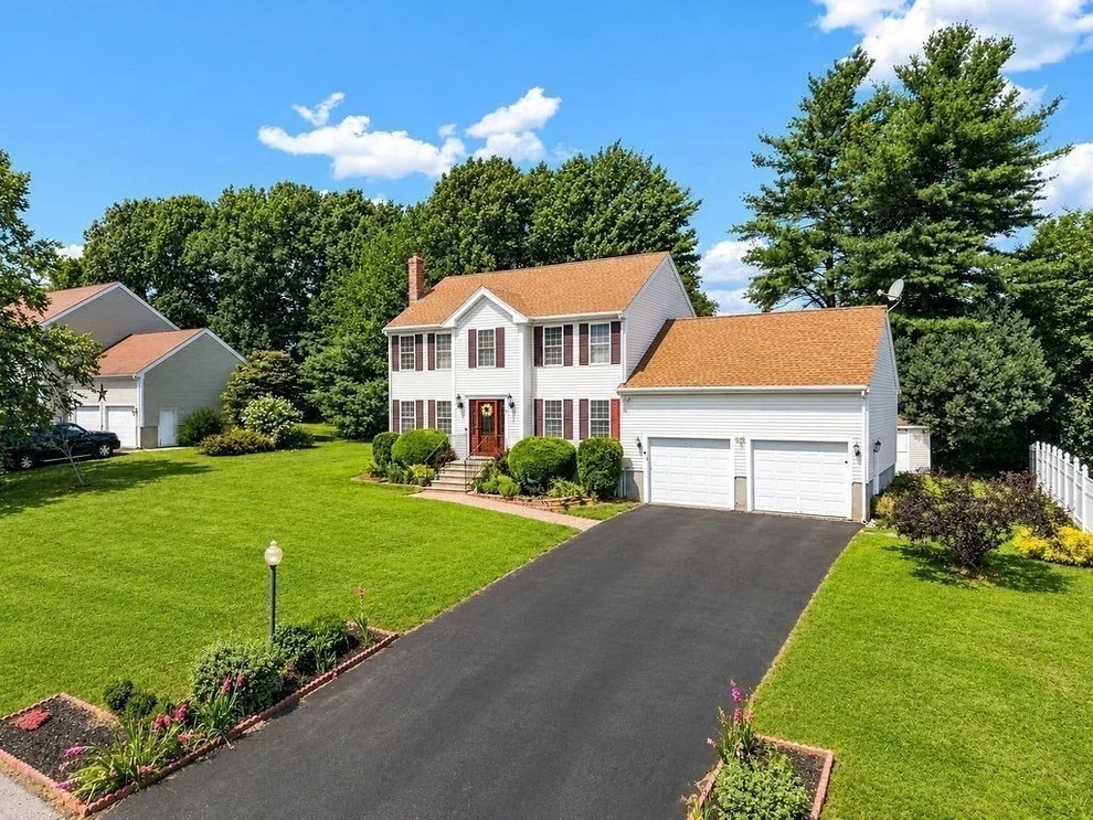Unit for sale at 35 Meeshawn Ave, Taunton, MA 02718