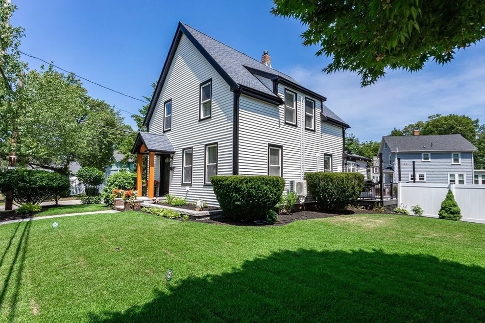 Unit for sale at 119 Bancroft Ave, Reading, MA 01867