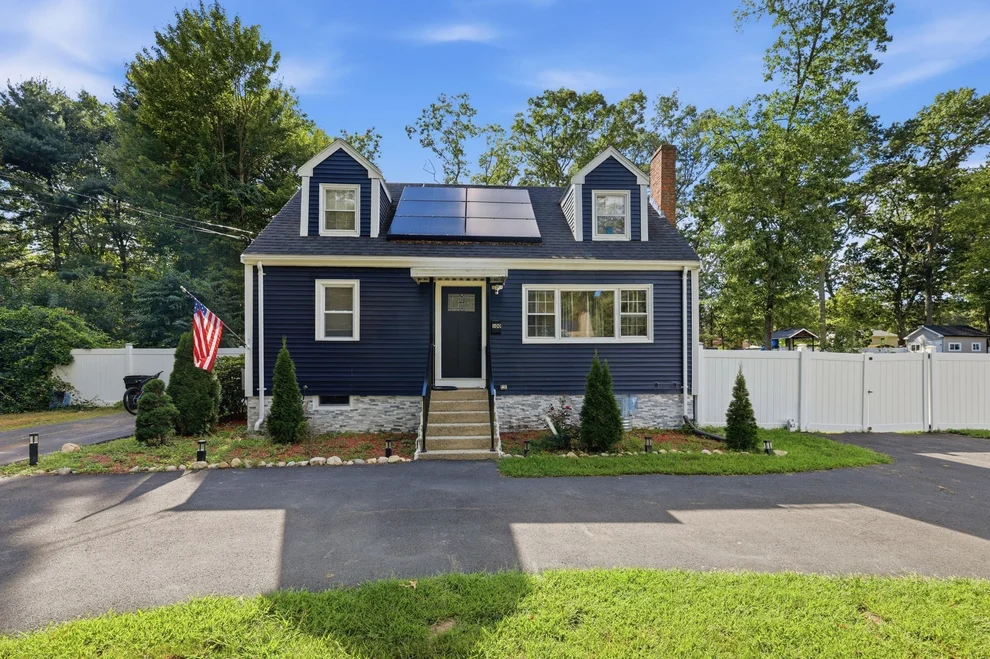 Unit for sale at 100 Farm St, Bellingham, MA 02019