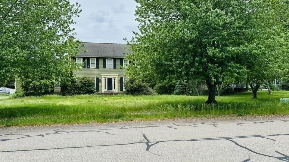 Unit for sale at 4 Canoe River Rd, Easton, MA 02334