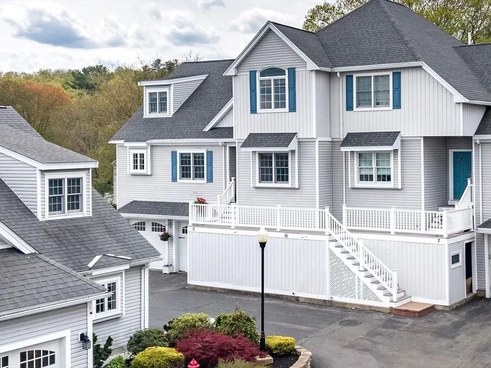 Unit for sale at 597 Main St, Stoneham, MA 02180