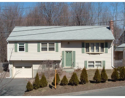 Unit for sale at 9 Charnstaffe Ln, Billerica, MA 01821
