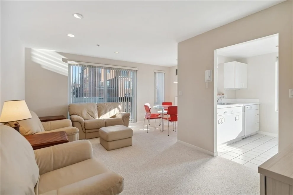 Unit for sale at 950 Massachusetts Ave, Cambridge, MA 02139
