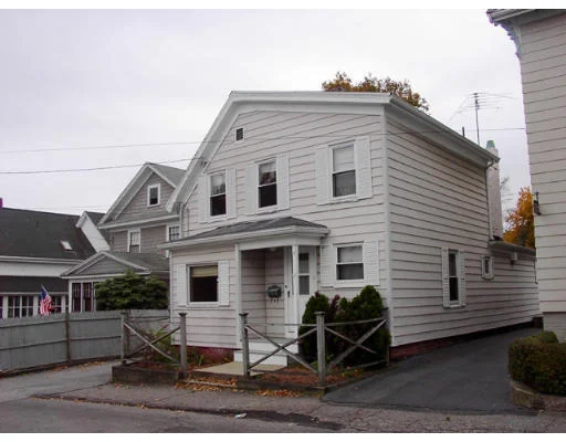 Unit for sale at 7 Myrtle Sq, Gloucester, MA 01930