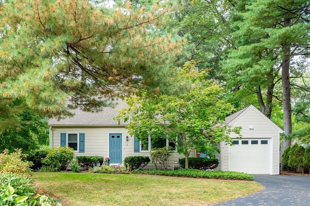 Unit for sale at 5 Crest Road, Natick, MA 01760