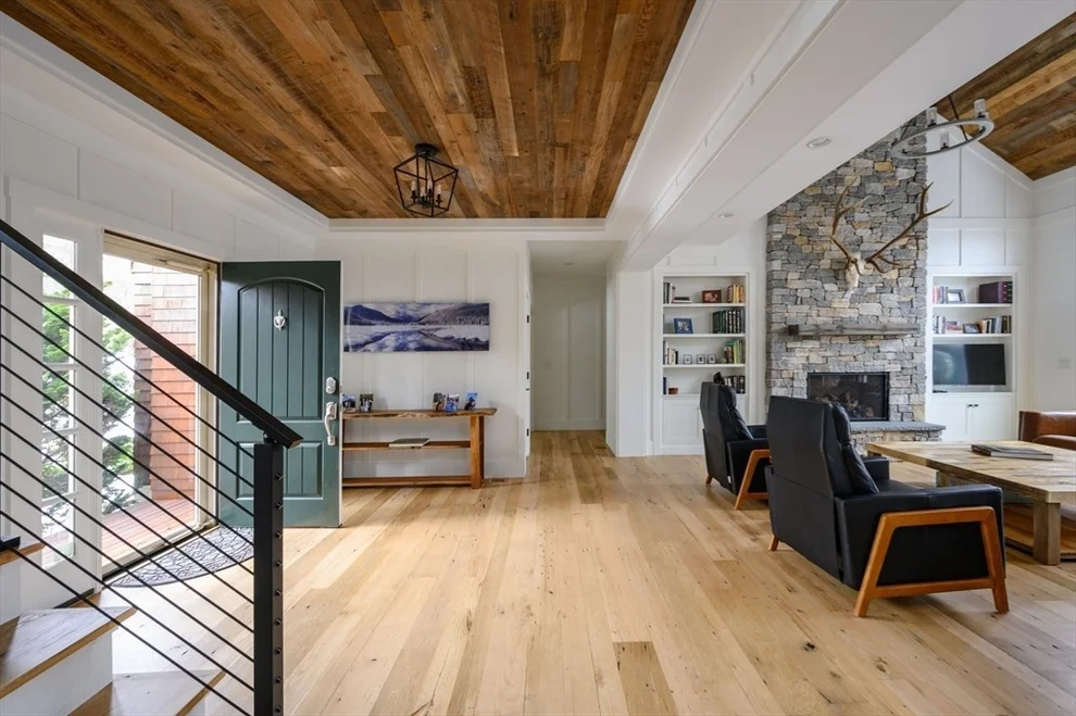 Unit for sale at 9 Tillinghast, Hingham, MA 02043