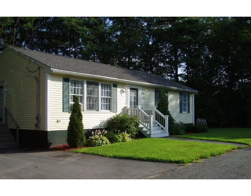 Unit for sale at 71 1/2 Middle Rd, Amesbury, MA 01913