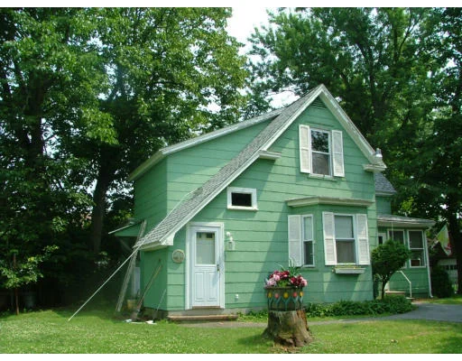 Unit for sale at 135 Belleview Ave, Dracut, MA 01826